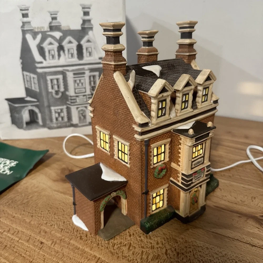 Dept. 56 Dickens' Village Series Dursley Manor Heritage Collection #58329, 1995